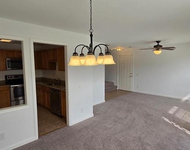 9262 Cardinal Forest Lane - Photo Thumbnail 4