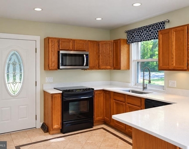 8531 W Oak Place - Photo Thumbnail 5