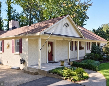 8531 W Oak Place - Photo Thumbnail 1