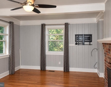 8531 W Oak Place - Photo Thumbnail 14