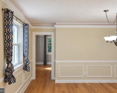 8531 W Oak Place - Photo Thumbnail 12