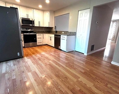 4134 Pleasant Meadow Court - Photo Thumbnail 5