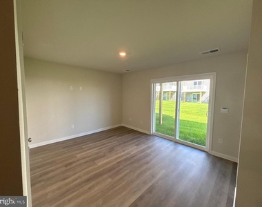 108 Bowers Street - Photo Thumbnail 2