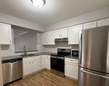 729 Acorn Court - Photo Thumbnail 6