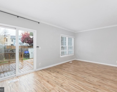 729 Acorn Court - Photo Thumbnail 13