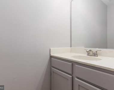 729 Acorn Court - Photo Thumbnail 18