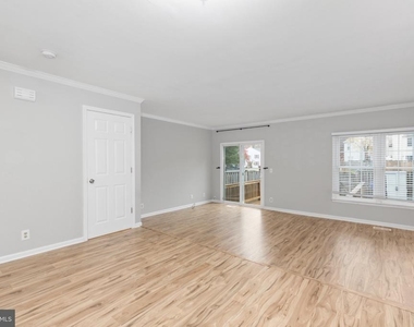 729 Acorn Court - Photo Thumbnail 12