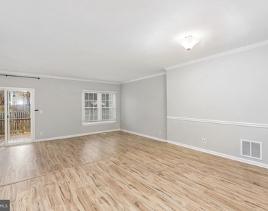 729 Acorn Court - Photo Thumbnail 11