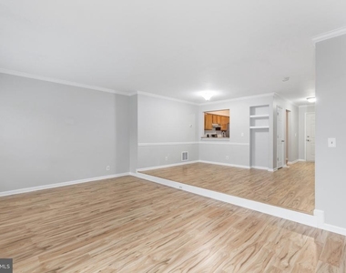 729 Acorn Court - Photo Thumbnail 9
