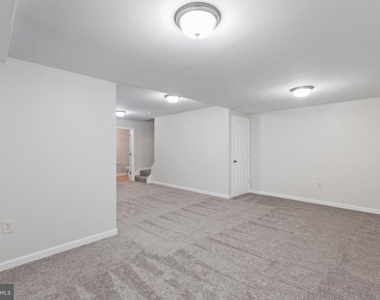 729 Acorn Court - Photo Thumbnail 30