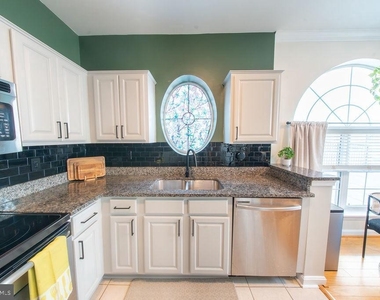 4550 Strutfield Lane - Photo Thumbnail 4