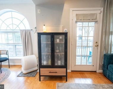 4550 Strutfield Lane - Photo Thumbnail 9