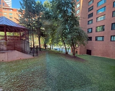 1011 Arlington Boulevard - Photo Thumbnail 12
