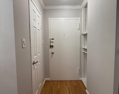 1011 Arlington Boulevard - Photo Thumbnail 13
