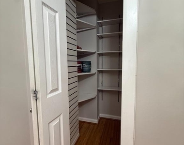 1011 Arlington Boulevard - Photo Thumbnail 16