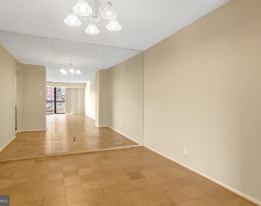 3800 Fairfax Drive - Photo Thumbnail 8