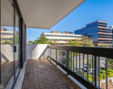 3800 Fairfax Drive - Photo Thumbnail 23