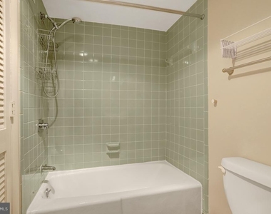 3800 Fairfax Drive - Photo Thumbnail 20