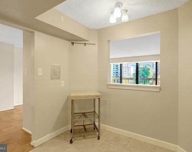 3800 Fairfax Drive - Photo Thumbnail 5