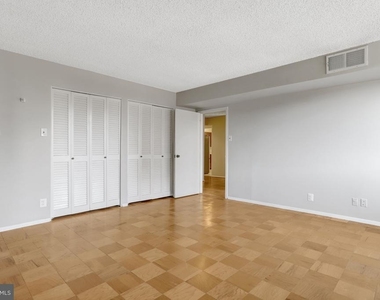 3800 Fairfax Drive - Photo Thumbnail 12