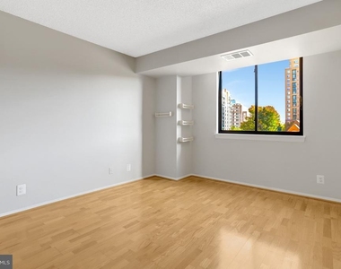 3800 Fairfax Drive - Photo Thumbnail 16