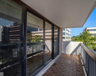 3800 Fairfax Drive - Photo Thumbnail 24