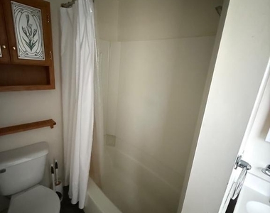 3921 Cresson Street - Photo Thumbnail 2