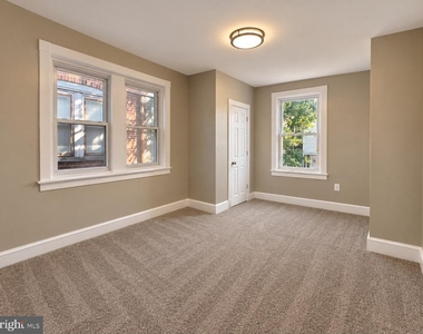 6563 N Lambert Street - Photo Thumbnail 6