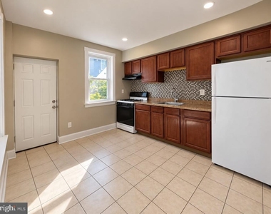 6563 N Lambert Street - Photo Thumbnail 2
