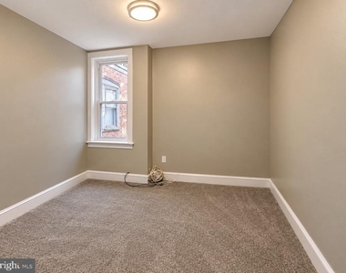 6563 N Lambert Street - Photo Thumbnail 9