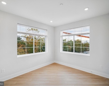 646 N 32nd Street - Photo Thumbnail 3