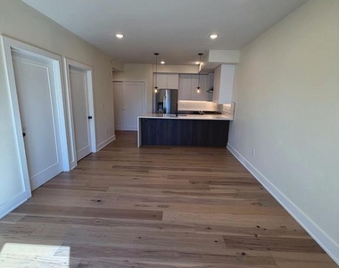 1723 Francis Street - Photo Thumbnail 3