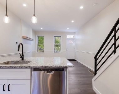 407 W Jefferson Street - Photo Thumbnail 12