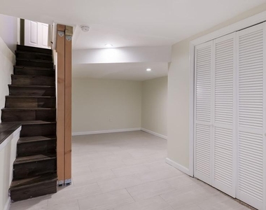 407 W Jefferson Street - Photo Thumbnail 16
