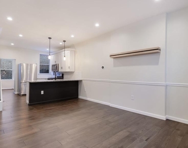 407 W Jefferson Street - Photo Thumbnail 6