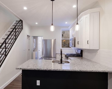 407 W Jefferson Street - Photo Thumbnail 9