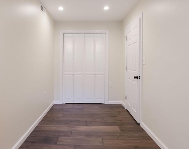 407 W Jefferson Street - Photo Thumbnail 23