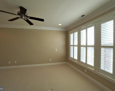 102 Bishop Drive - Photo Thumbnail 19