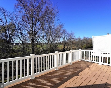 102 Bishop Drive - Photo Thumbnail 32