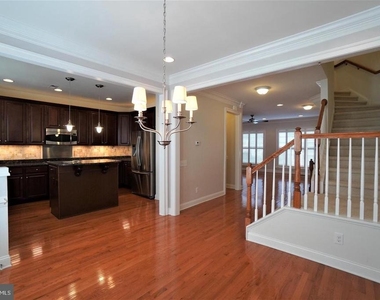 102 Bishop Drive - Photo Thumbnail 12