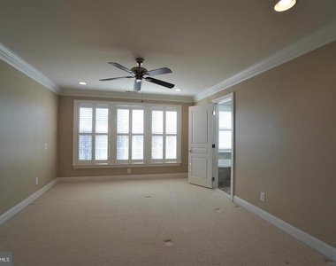 102 Bishop Drive - Photo Thumbnail 18