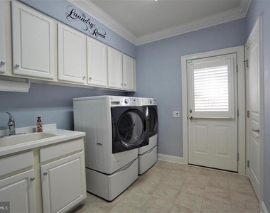 102 Bishop Drive - Photo Thumbnail 36