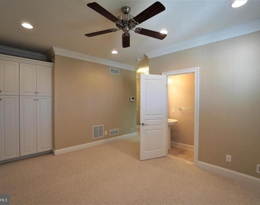 102 Bishop Drive - Photo Thumbnail 40