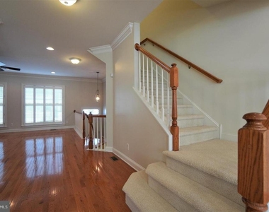 102 Bishop Drive - Photo Thumbnail 16