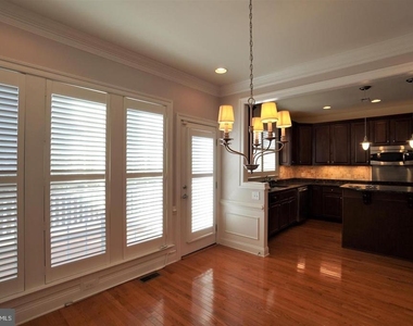102 Bishop Drive - Photo Thumbnail 11
