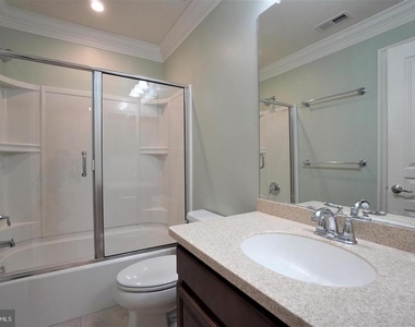 102 Bishop Drive - Photo Thumbnail 26
