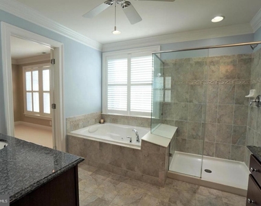 102 Bishop Drive - Photo Thumbnail 22