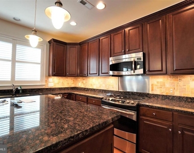 102 Bishop Drive - Photo Thumbnail 14