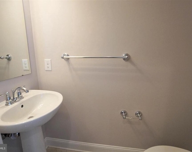 102 Bishop Drive - Photo Thumbnail 41