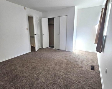 122 Centre Ave Avenue - Photo Thumbnail 9